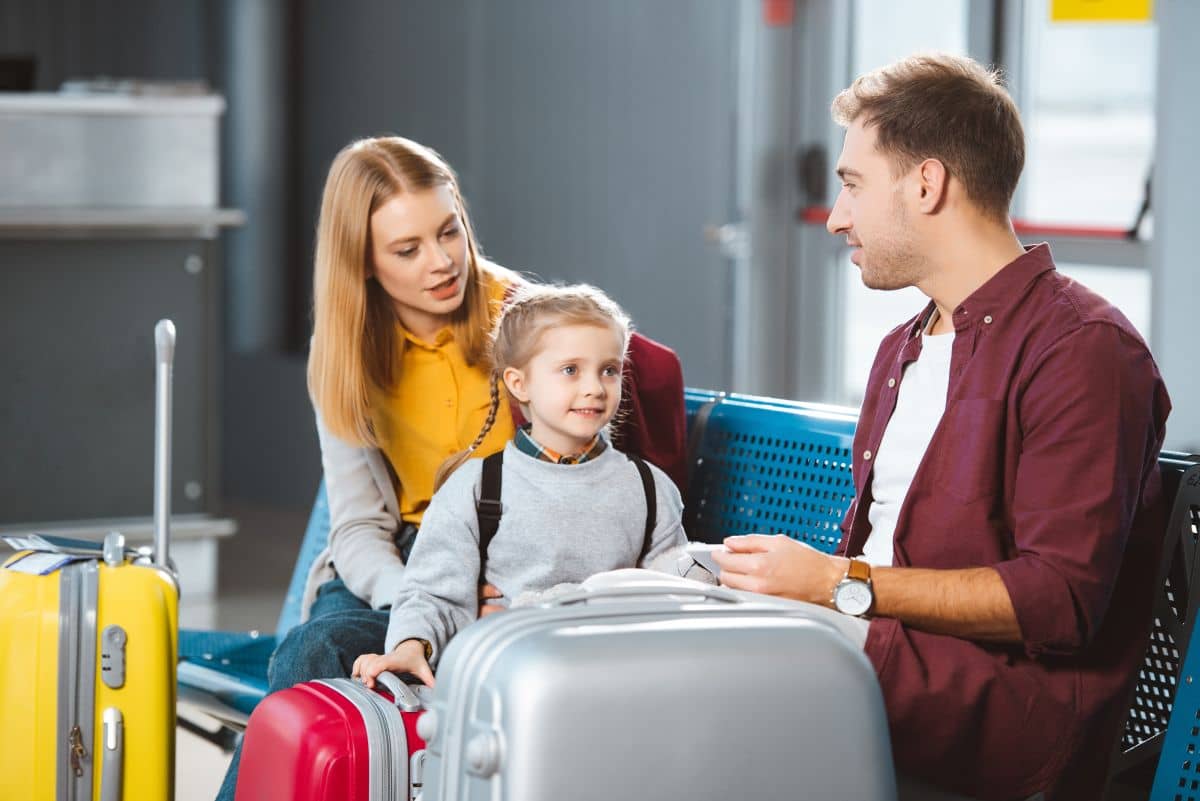 Read more about the article Navigating Family Seating on Flights: Tips for Stress-Free Travel