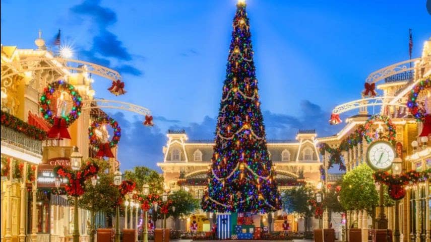 Read more about the article Celebrating the Holidays at Walt Disney World